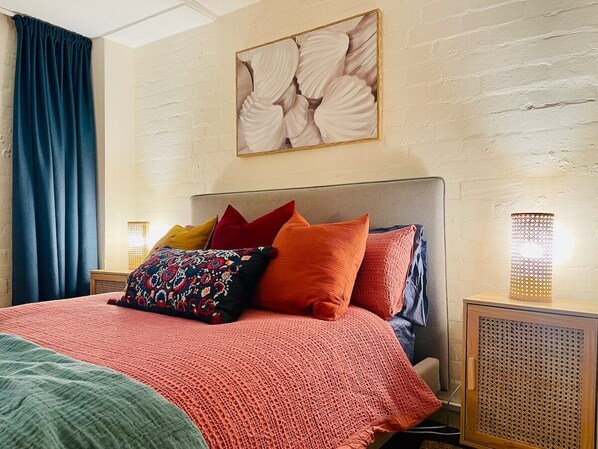 1 bedroom, iron/ironing board, internet, bed sheets