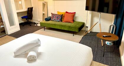 Converted warehouse suite 17min from CBD