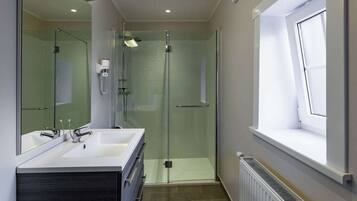 Shower, towels