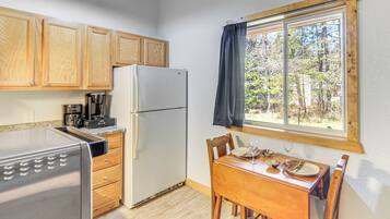 Fridge, microwave, coffee/tea maker, toaster