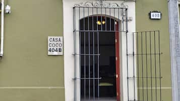 Fachada de la propiedad