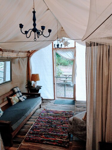 Idealic Island OFF-Grid Glamp + Soak