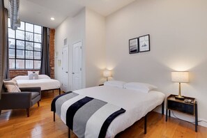 1 bedroom, desk, WiFi, bed sheets