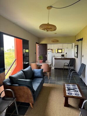 Suíte panorâmica | Área de estar | Smart TV 32 polegadas com canais digitais