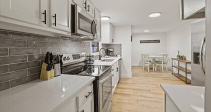 Corporate Cottage on Circle