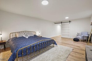 5 Schlafzimmer, Schreibtisch, Bügeleisen/Bügelbrett, kostenloses WLAN
