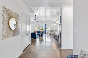 Interior - Desert Jewel In Sand Hollow (Hurricane)