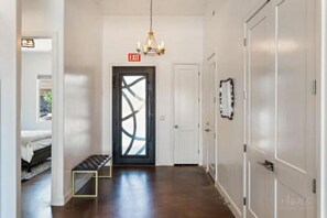 Interior - Desert Jewel In Sand Hollow (Hurricane)