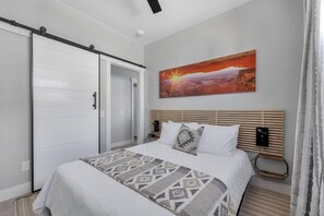 2 bedrooms, iron/ironing board, free WiFi, bed sheets