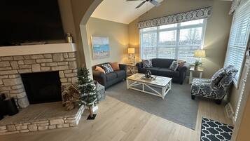 Luxury Condo | Individually furnished, iron/ironing board, free WiFi, bed sheets