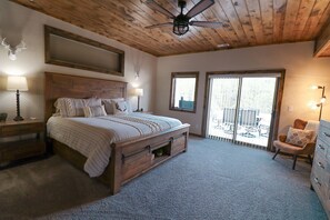 4 室のベッドルーム、WiFi (無料)、ベッドシーツ