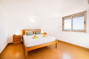 4 phòng ngủ, nôi/giường cho trẻ sơ sinh (phụ phí)