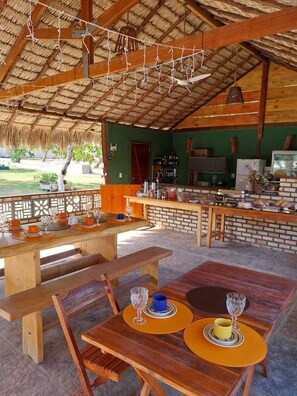 Tägliches inbegriffenes nach Wunsch zubereitetes Frühstück