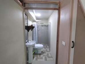 Basic Bungalow | Shared bathroom - Cool Waters Jungle Villas (Bahía Ballena)