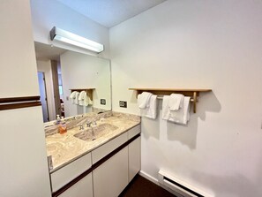 ヘアドライヤー、タオル