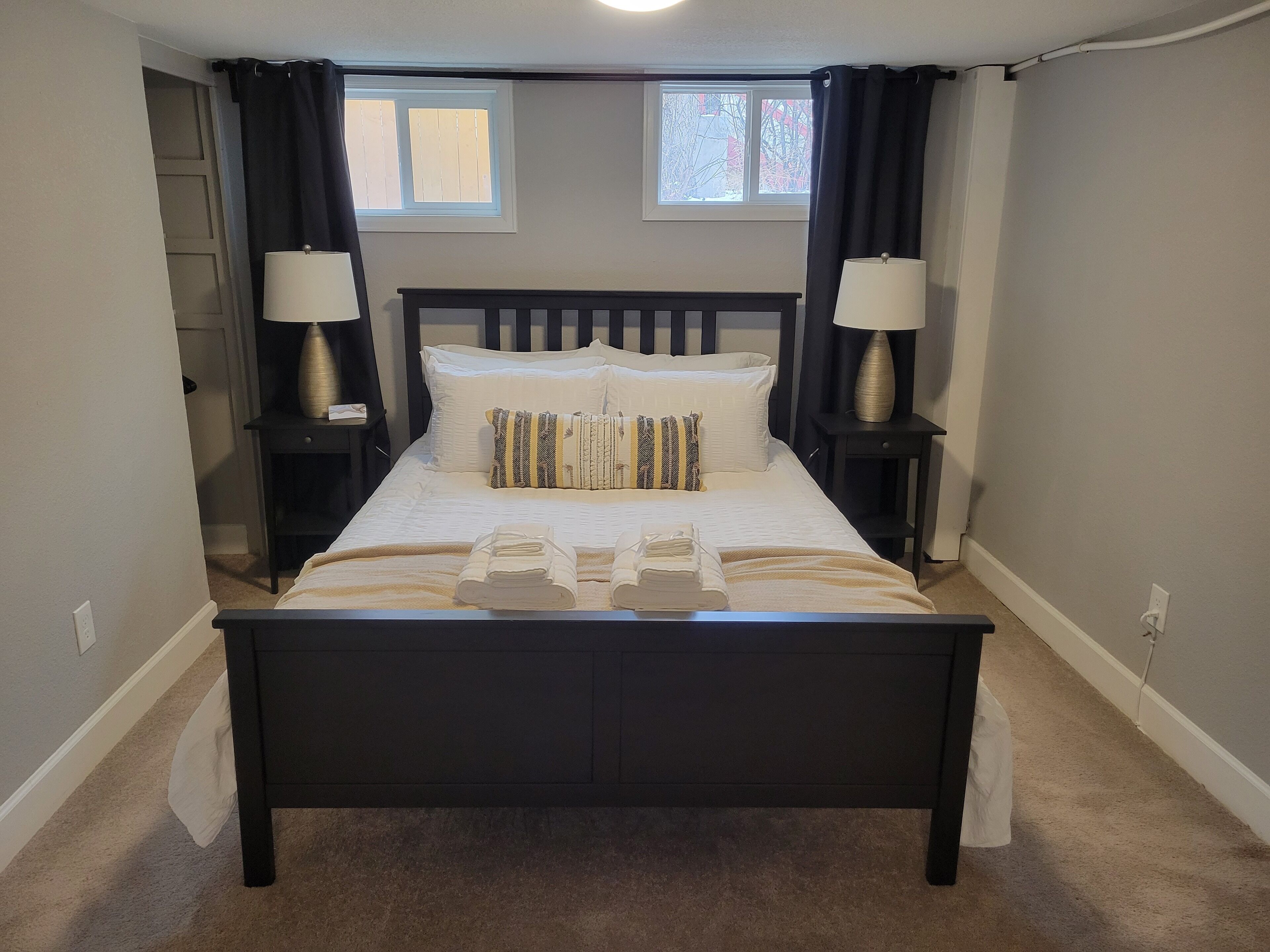 3 chambres, fer et planche à repasser, Wi-Fi, draps fournis