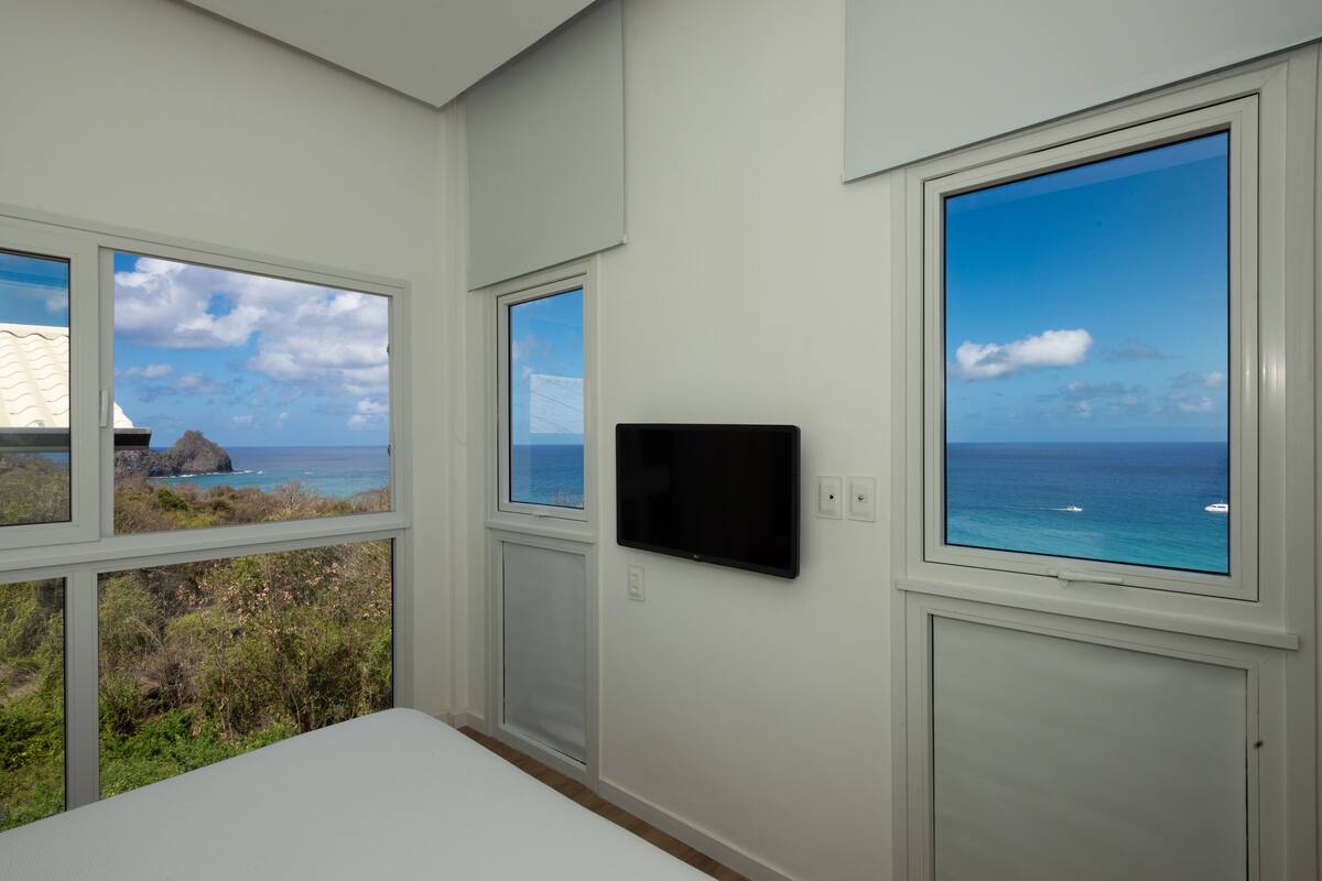 Deluxe Suite | Minibar, soundproofing, free WiFi, individually decorated