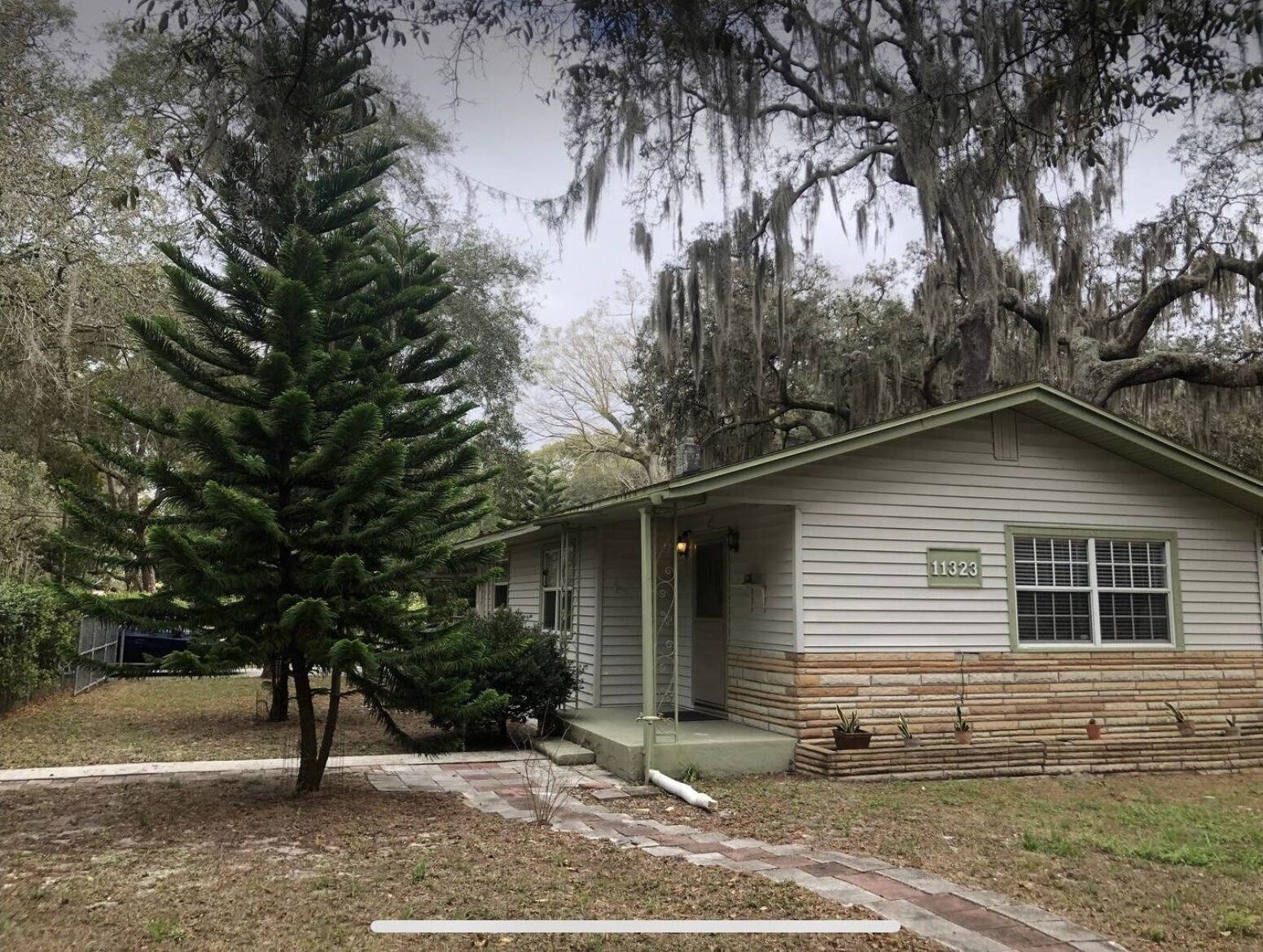 Travelers Abode- Large fully fenced in yard & peaceful neighborhood 