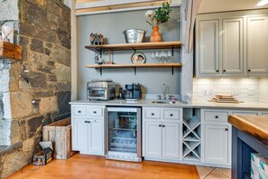 Fridge, microwave, stovetop, dishwasher - Monterey Home w/ Hot Tub, Pool & Game Room! (Monterey)