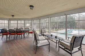 Dining - Monterey Home w/ Hot Tub, Pool & Game Room! (Monterey)