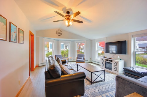 Comfortable Lincoln Home: Walk to Main Street!
