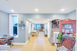 Interior - Northern Liberties Epic Retreat-Huge Yard/Fire Pit (Philadelphia)