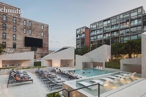 Pool - Northern Liberties Epic Retreat-Huge Yard/Fire Pit (Philadelphia)