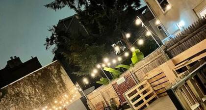 Northern Liberties Epic Retreat-Huge Yard/Fire Pit