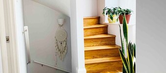 A Regal Retreat- Exclusive Parking Prime Local