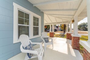 Terrace/patio - The Blue Pearl near Downtown Crestview (Crestview)