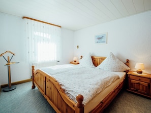 2 slaapkamers, een strijkplank/strijkijzer, wifi