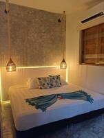 经济双人房 | 办公桌、笔记本电脑工作区、免费 WiFi、床单