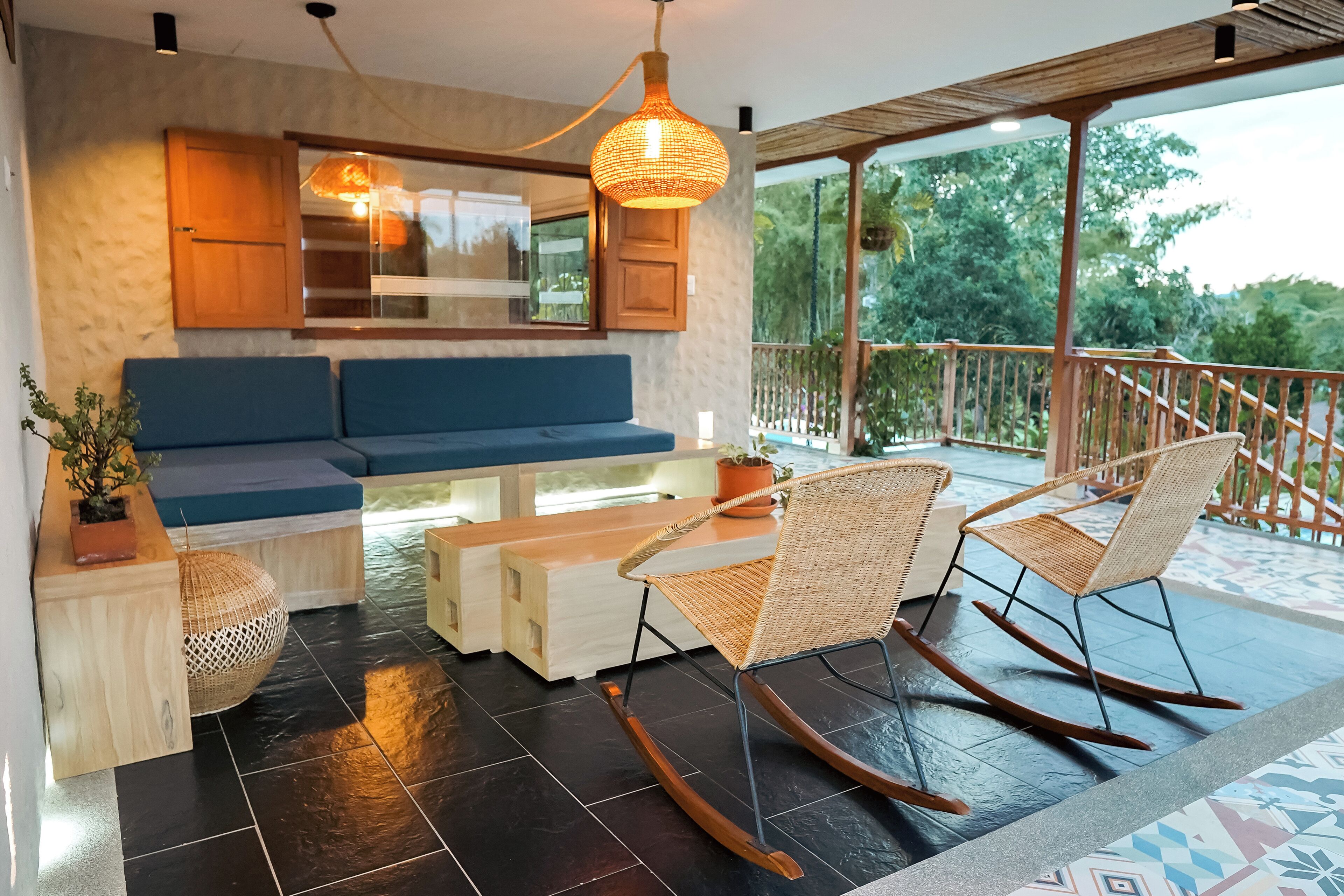 32-inch flat-screen TV with cable channels, TV, heated floors