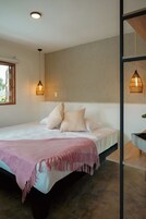 Deluxe Δωμάτιο, 1 Υπνοδωμάτιο | Γραφείο, χώρος εργασίας για λάπτοπ, δωρεάν Wi-Fi, κλινοσκεπάσματα 