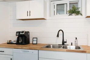 Microwave, dishwasher