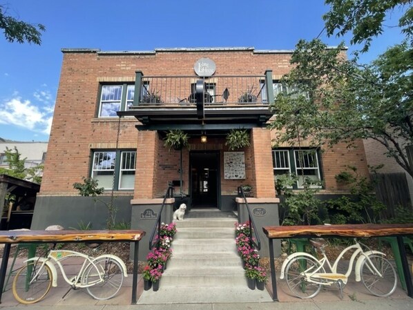 Front of property - Leland House Suites of Durango (Durango)