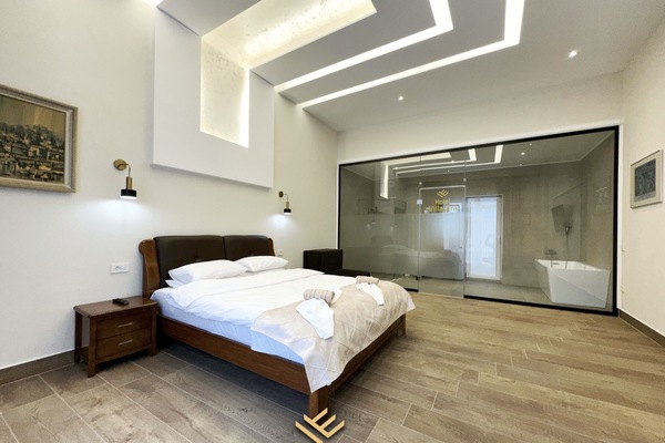 Romantic Room, 1 Katil Raja (King), Pool View, Poolside | Peti besi dalam bilik, katil bayi/kot (percuma), cadar katil