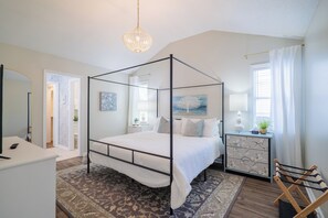 4 soverom, strykejern/-brett, reiseseng for barn og wi-fi (inkludert)