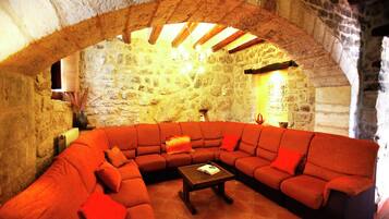 Télévision, cheminée