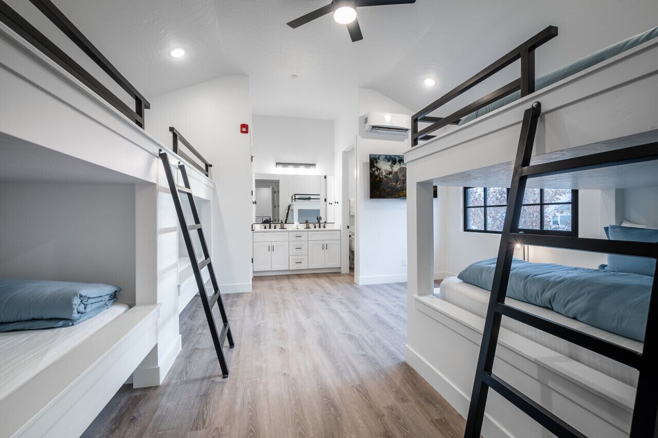 7 bedrooms, iron/ironing board, travel cot, free WiFi