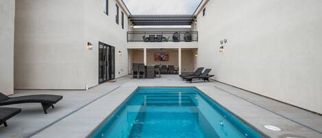 Beheizter Pool