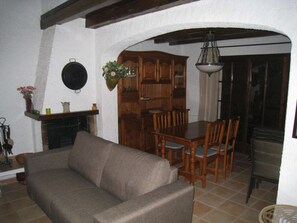 Télévision, cheminée