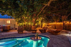 Outdoor pool, a heated pool - Kokomo - near AMI beaches, private heated pool, spa, 2 kings, 5 Bdrm, Game Room (Bradenton)