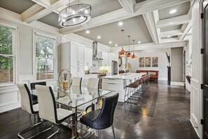 Dining - Castle House with Rooftop Views in Old Forth Ward Atlanta (Atlanta)