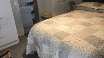 Stórt einbýlishús með útsýni | 1 svefnherbergi, hljóðeinangrun, straujárn/strauborð
