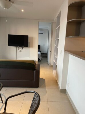 Smart TV - Hermoso Apartamento Completo con Vista al mar en la Bahia mas Linda del Mundo (Gaira)