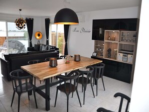 Dining - Villa in Le Grau du Roi near Flamingo Lagoon (Le Grau-du-Roi)