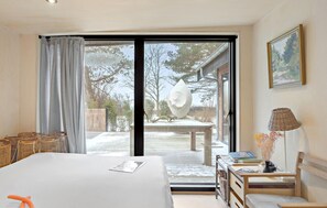 2 室のベッドルーム、WiFi (無料)