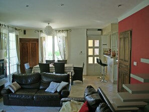 TV, fireplace, DVD player