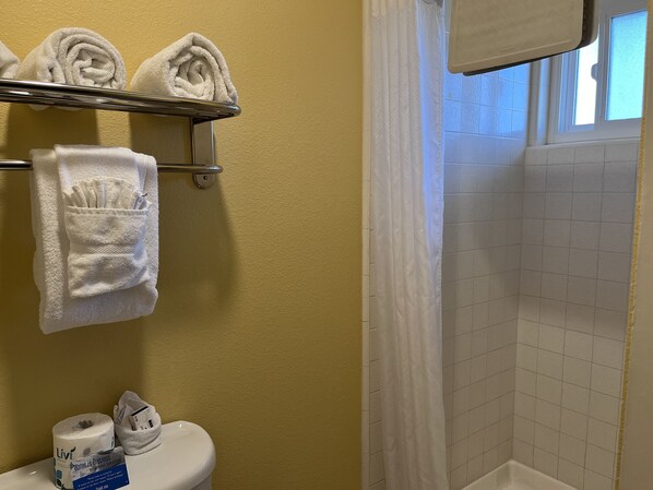 Bathroom - Cozy Double Queen Room at Ocean-Side Property! (Monterey)